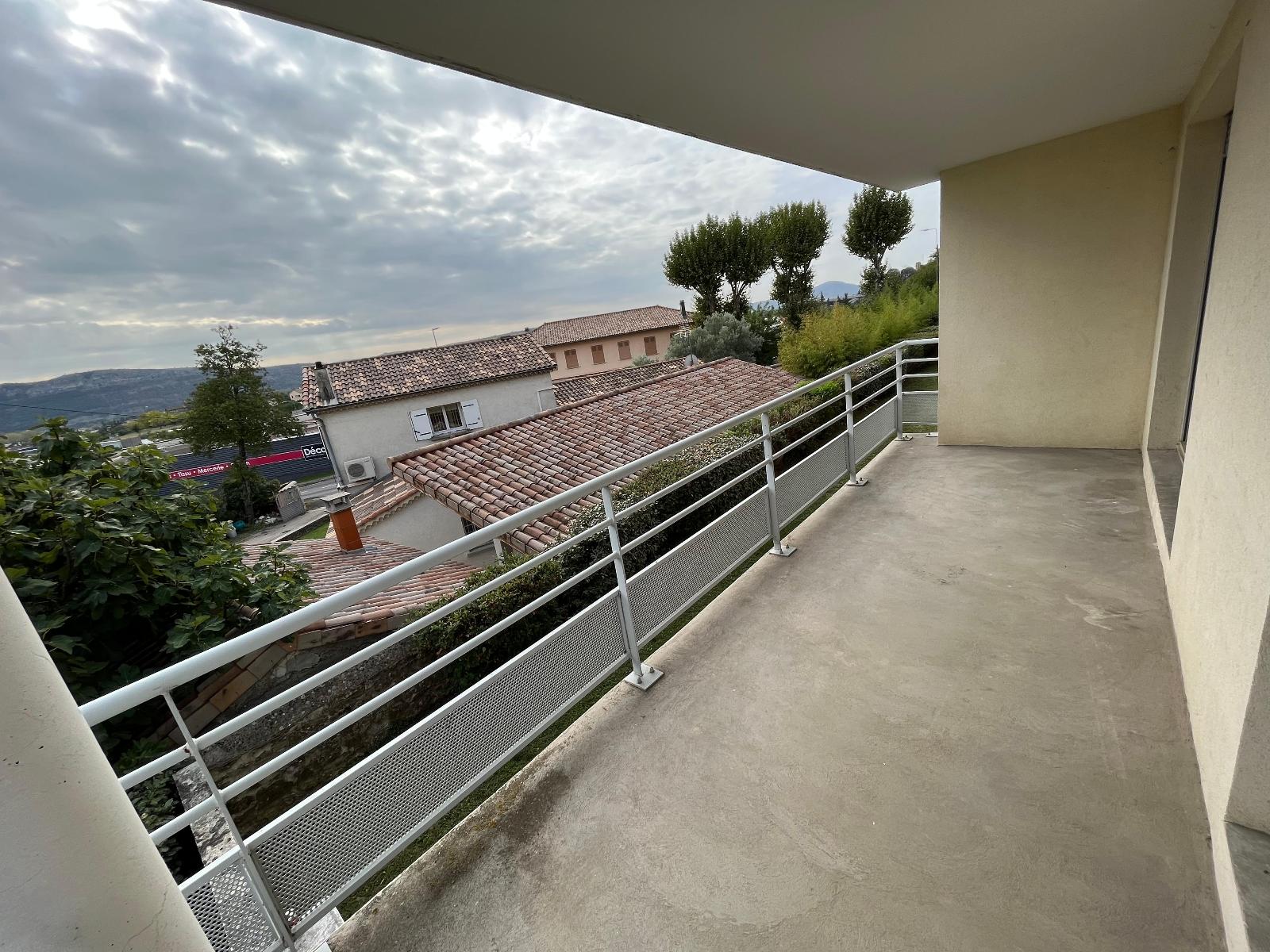 appartement 3 pièces - AUBENAS