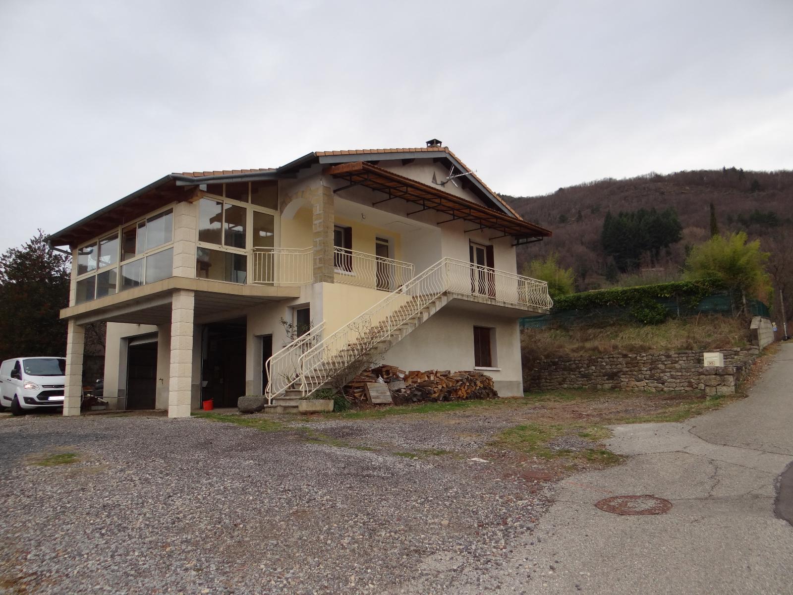 maison 4 pièces - THUYETS