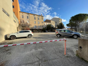 Parking en Location à Aubenas / 10m2