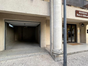 Garage / box en Location à Aubenas