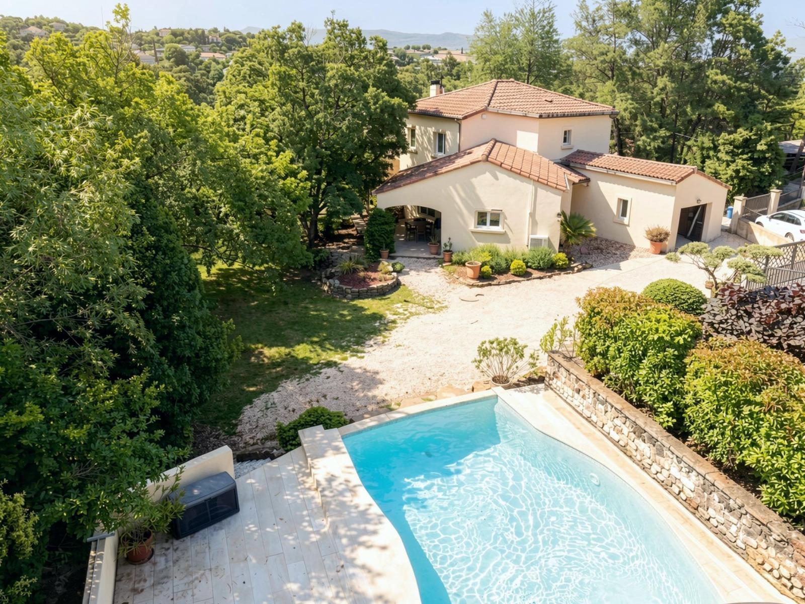 maison 7 pièces - AUBENAS