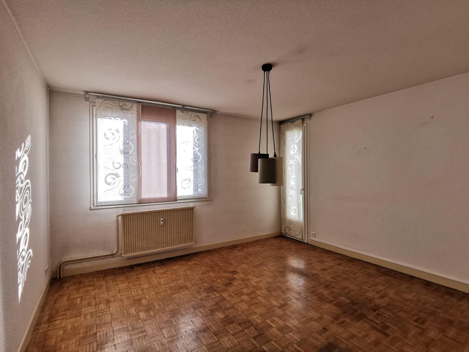appartement 3 pièces - AUBENAS