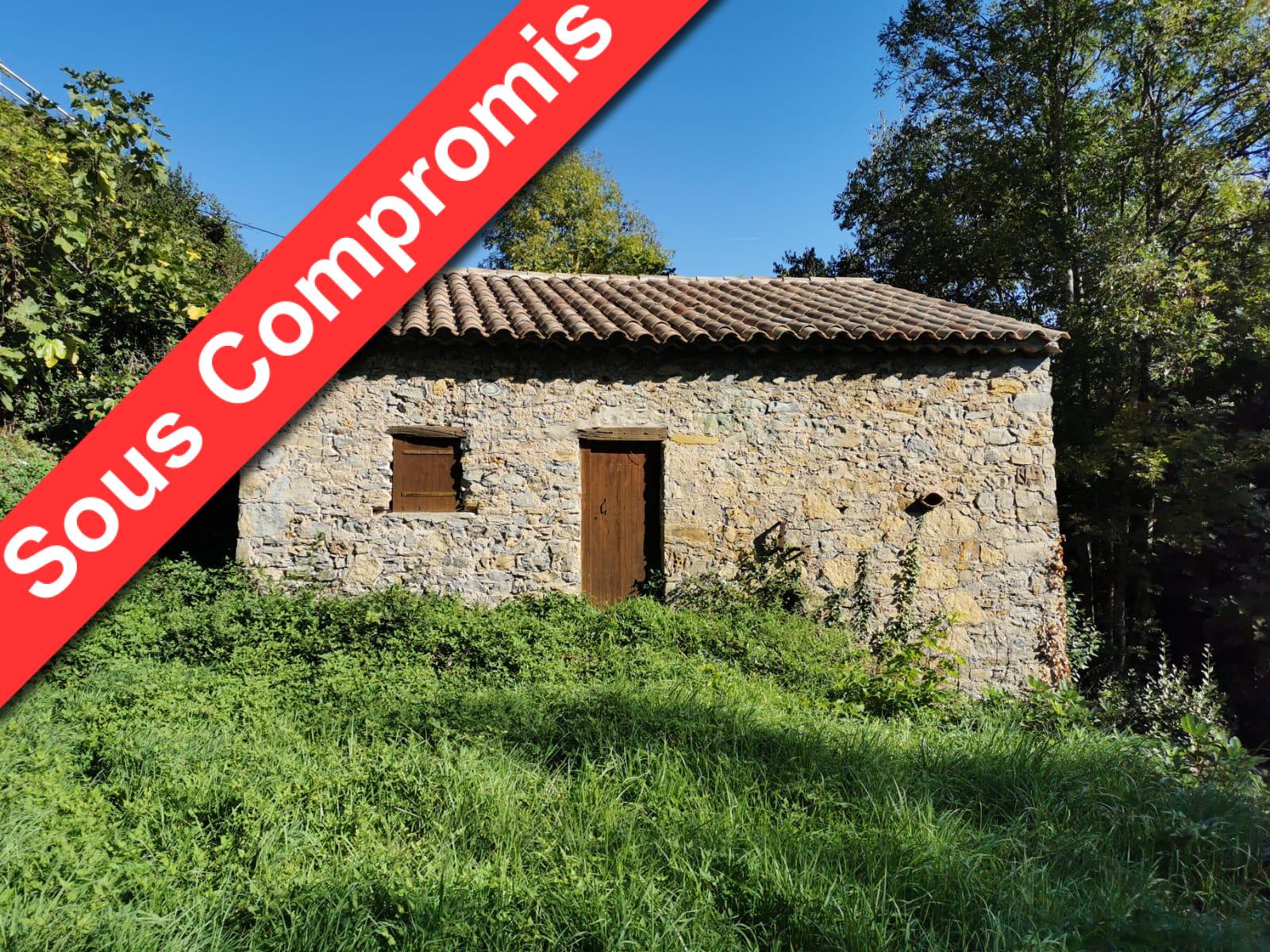 maison 1 pièces - ST-ETIENNE-DE-FONTBELLON